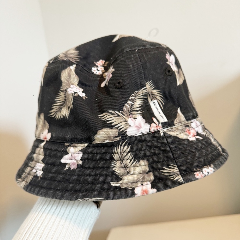 Reversible Bucket Hat American Eagle NWT